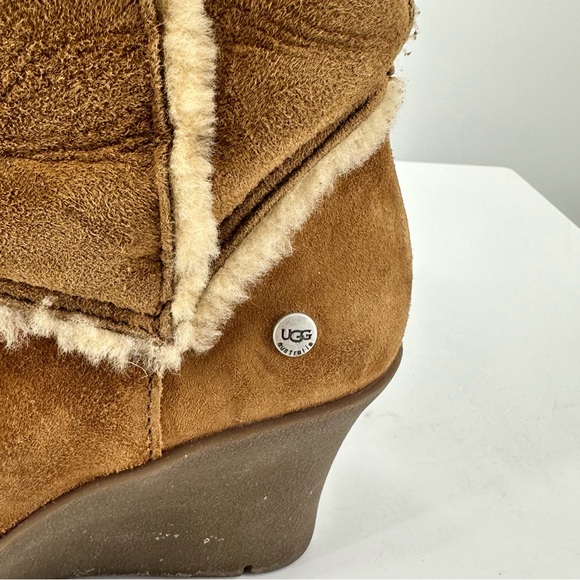*UGG Tall Wedge Boots Tan Suede Sherpa Womens 8 - Picture 2 of 13